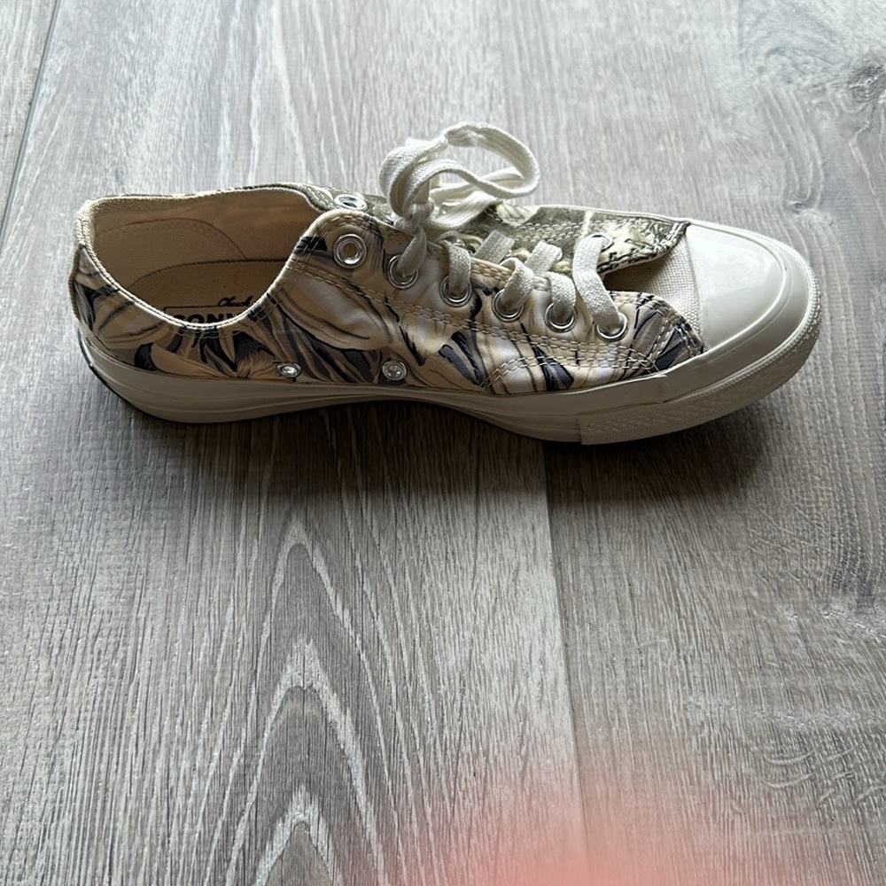 Patterned Converse - Picture 4 of 5